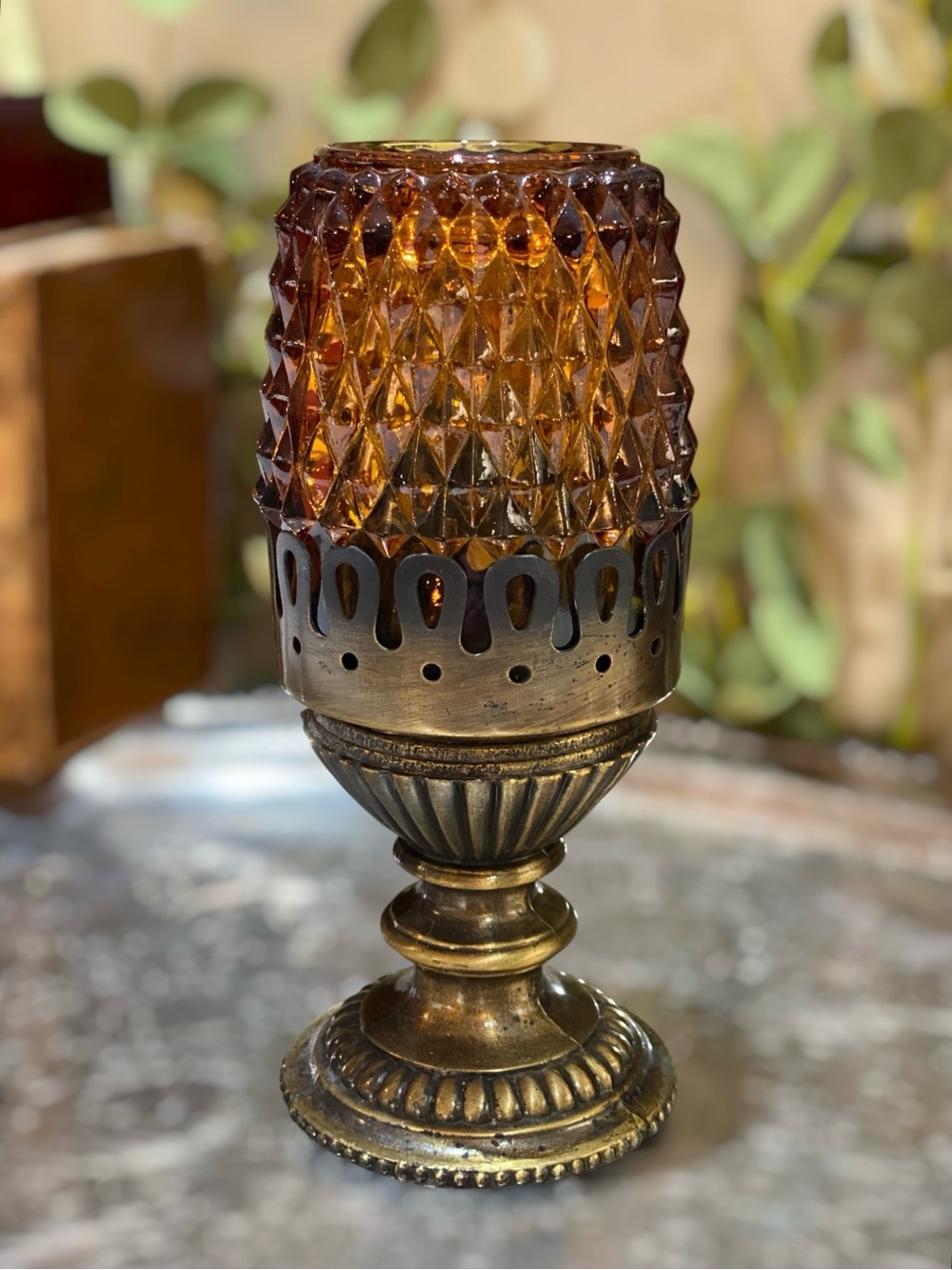 Vintage Fairy Lamp Amber Diamond Point Indiana Glass Brass Base Gorgeous - Picture 2 of 11